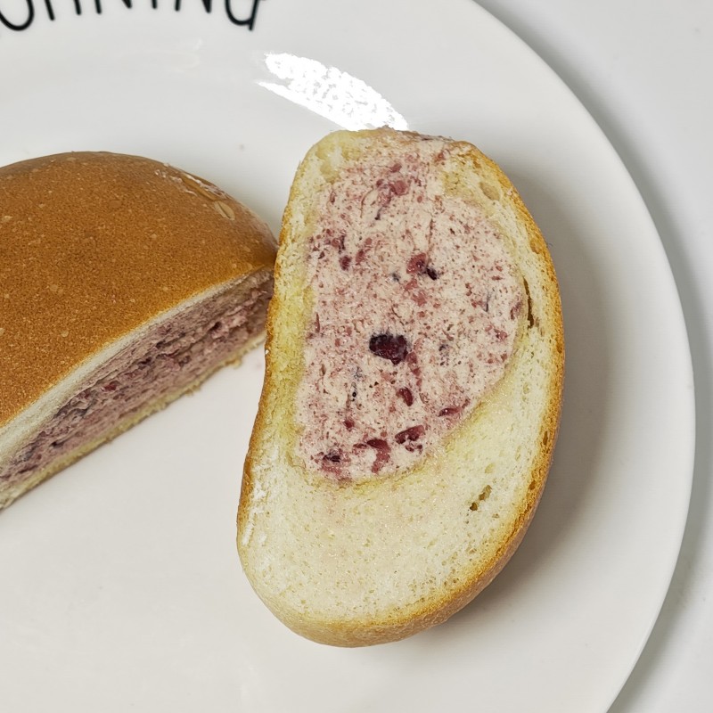 Blackcurrant Sauce Bun Application